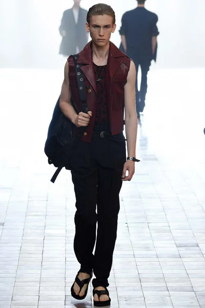 Look 5